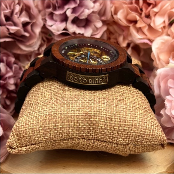 Luxury Ebony & Sandalwood Automatic Kinetic Watch - Picture 8 of 15